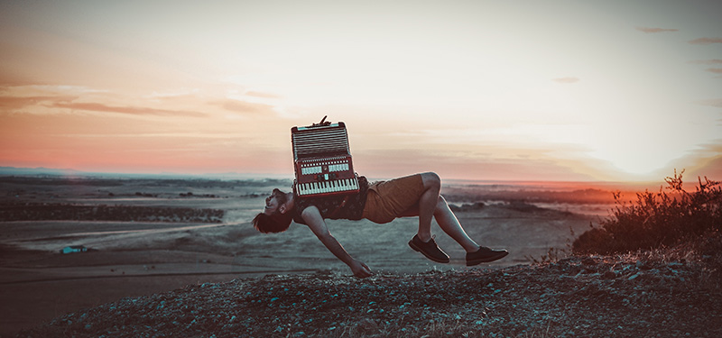 همه چیز در مورد مجوزها